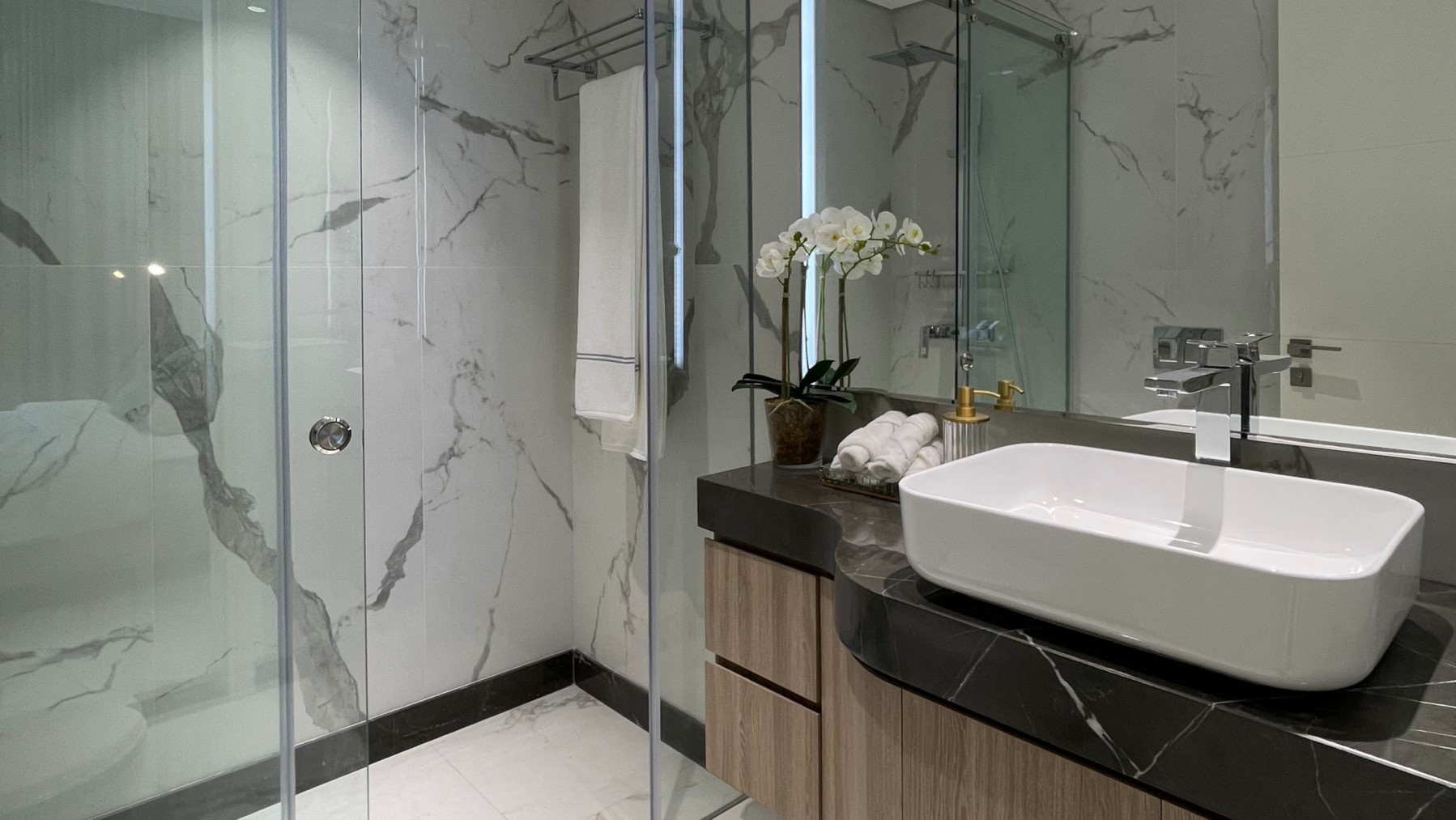 The Pinnacle Washroom