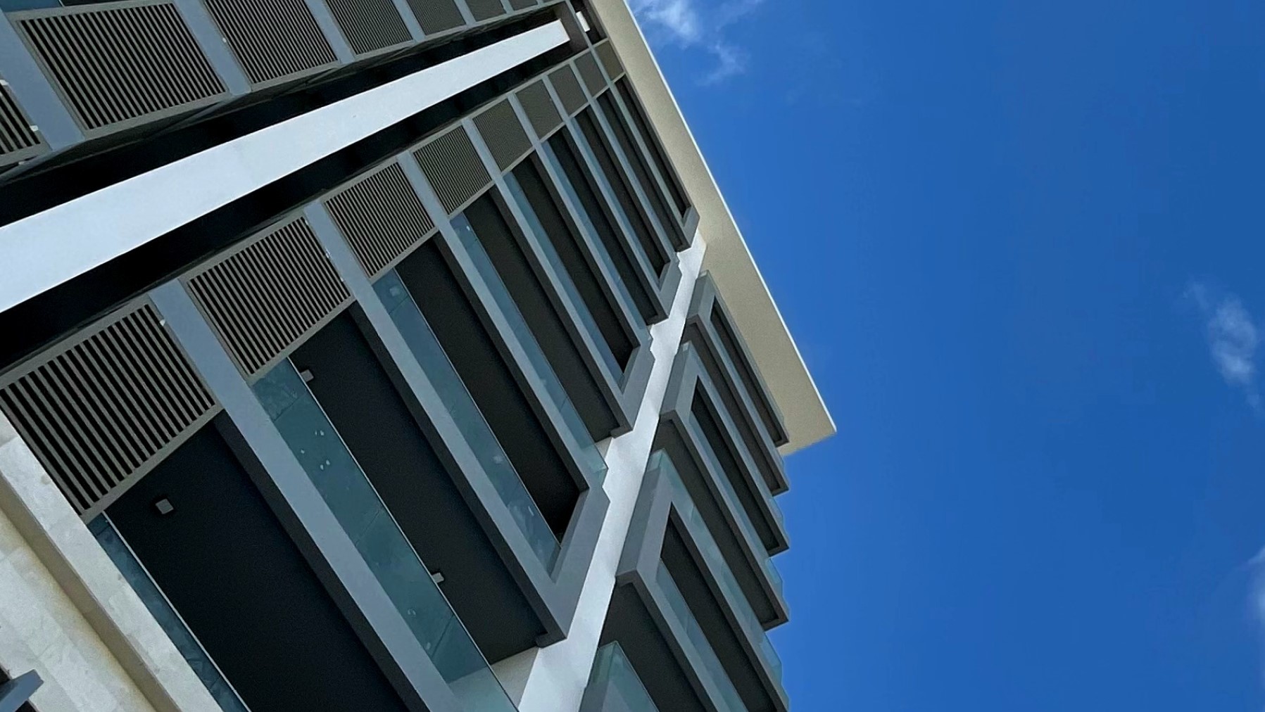 The Pinnacle Apartment Images